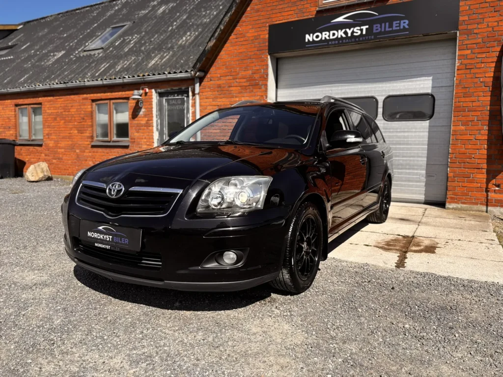 Toyota Avensis 1,8 Benzin – Læderindtræk & træk